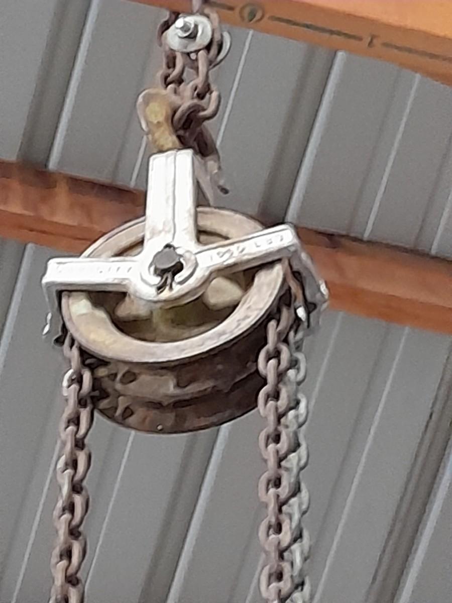 Pound Chain 1000 POUND CHAIN HOIST | EstateSales.org