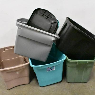 5 Plastic Storage Bins, 3 Lids