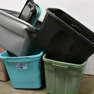 5 Plastic Storage Bins, 3 Lids