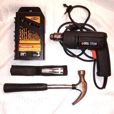 BLACK & DECKER D500-NEW 29pc DRILL BIT SET-LED FLASHLIGHT-HAMMER