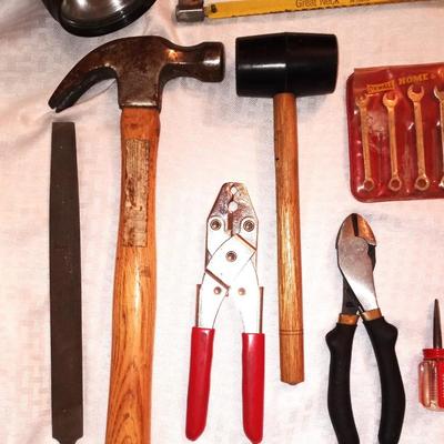 NICE VARIETY OF HAND TOOLS