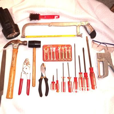 NICE VARIETY OF HAND TOOLS