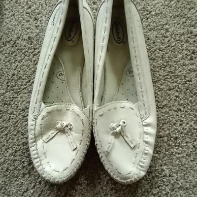 LADIES SHOES SIZE 8-8 1/2 SKEETCHERS-ADDIDAS-DR SHOELL