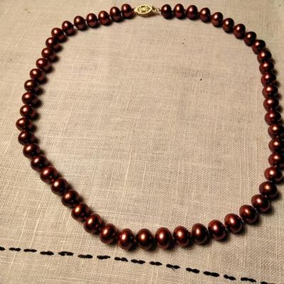 18"  9.5 mm Cranberry Colored Pearls  14K Solid Gold Clasp