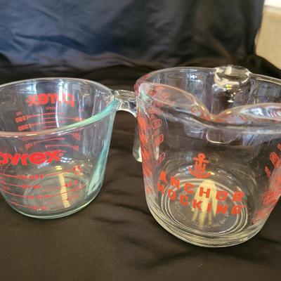 Anchor Hocking & Pyrex Measuring Cups & More (K-DW) | EstateSales.org