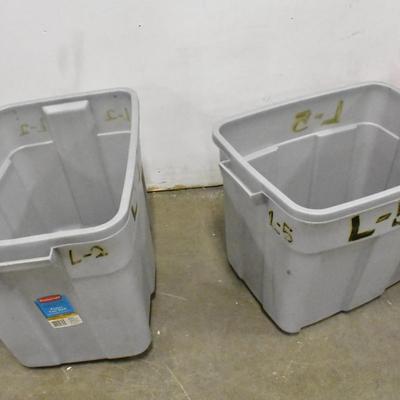 4 Plastic Bins with Lids