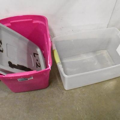 4 Plastic Bins with Lids