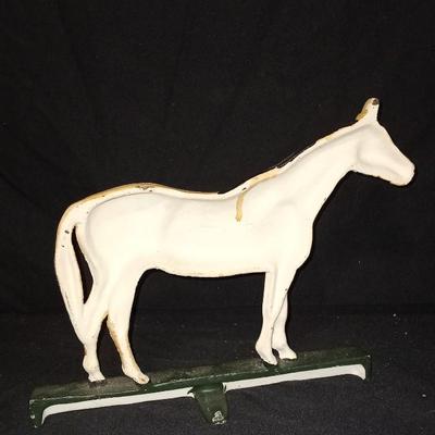 METAL HORSE DOORSTOP AND WOODEN SIGN