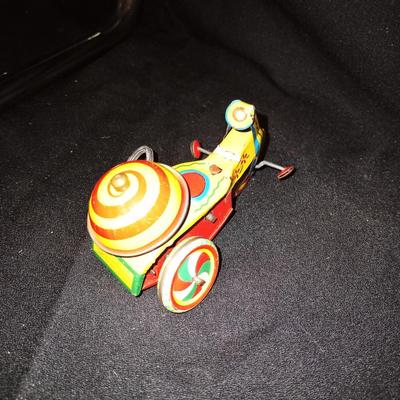 VINTAGE WINDUP TIN TRIKE-METAL CONE STAND-CIRCUS PUZZLE-CLOWN FIGURINE