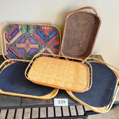 Lot of trays