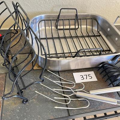Roasting pan with additions