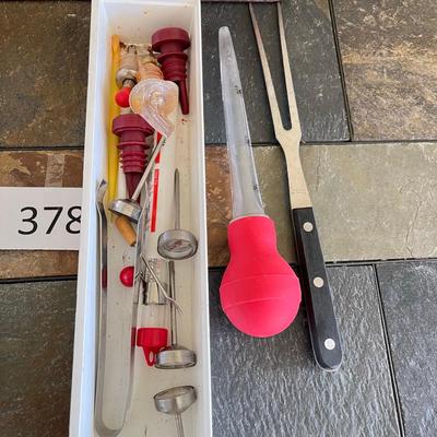 Cutting board & Utensils