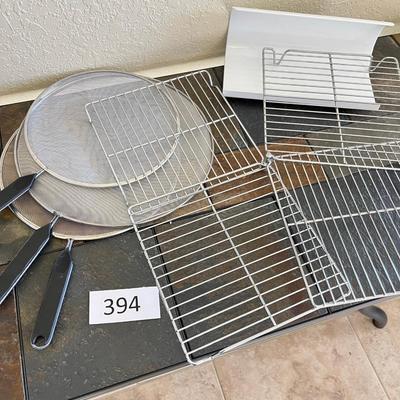 Wire kitchen supplies