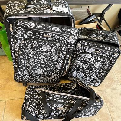 American Tourister Black & White Luggage Set