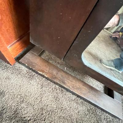 Free Standing dressing mirror /Jewelry Armoir