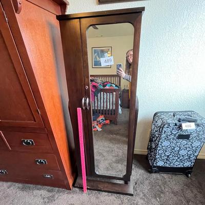 Free Standing dressing mirror /Jewelry Armoir