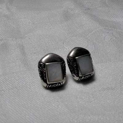 Attractive Mother of Pearl 925 Studs