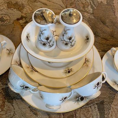 Lenox China Pine Pattern - 12 piece place setting - No chips or wear 