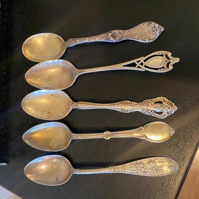 6 - assorted sterling silver teaspoons and spoon caddy