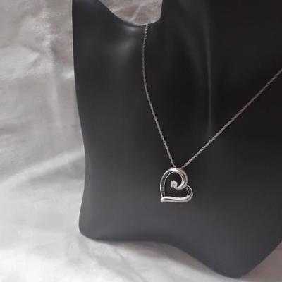 Stunning Solitaire Diamond With Black and White Diamonds 18" 925 Necklace