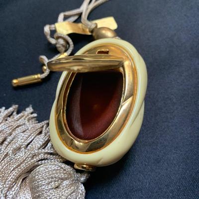 Vtg 1979 Estee Lauder Cinnabar Solid Perfume Necklace