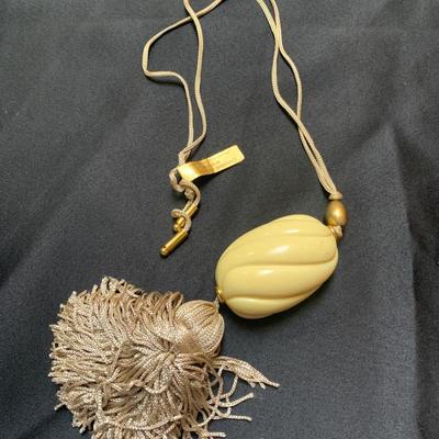 Vtg 1979 Estee Lauder Cinnabar Solid Perfume Necklace