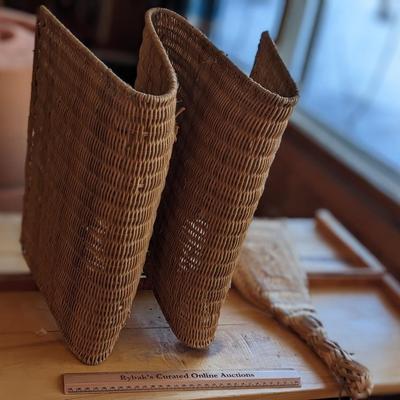 MCM Wicker Magazine Rack, Fan/Scoop