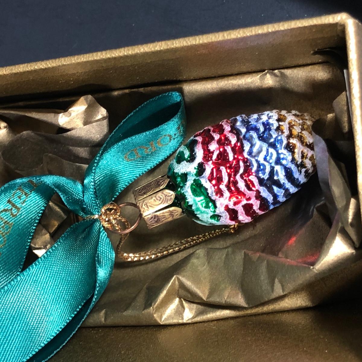 LOT115: Waterford Holiday Heirlooms Christmas Ornaments | EstateSales.org