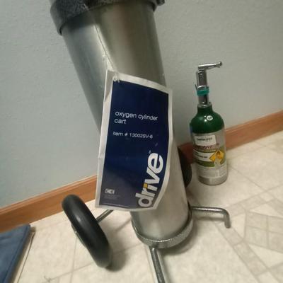 OXIGEN CYLINDER TANK WITH NEW DRIVE PORTABLE.CART