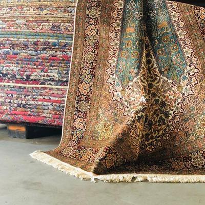Persian & Pakistani  Rugs Kilims in different sizes and designs,  Made with 100% natural wool and Cotton, vegetable dyed and...