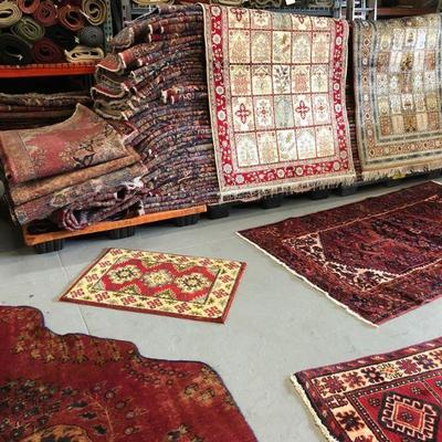 Persian & Oriental  Rugs Kilims on different sizes and designs,  Made with 100% natural wool and Cotton, vegetable dyed and hand...