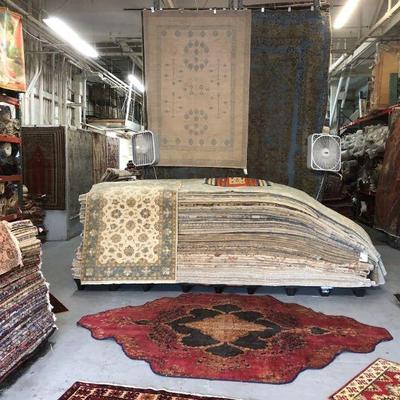 Persian & Pakistani  Rugs Kilims on different sizes and designs,  Made with 100% natural wool and Cotton, vegetable dyed and hand...