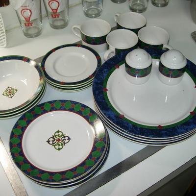 Pfaltzgraff Amalfi Classic Crockery