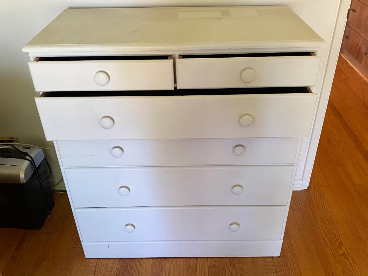 Vintage White Painted Wood Tall Dresser 6 Drawer | EstateSales.org