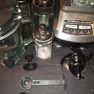 NINJA BLENDER WITH ALL THE EXTRAS