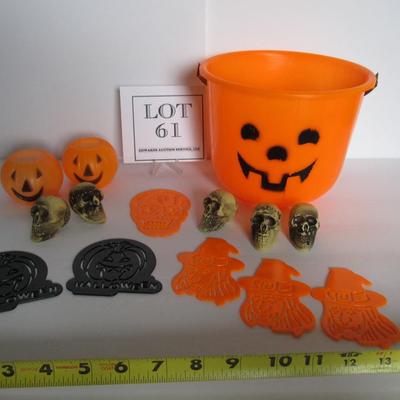 Misc Lot of Plastic Halloween Pail, Skulls, More