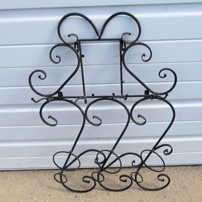 Lot 144: Metal Outdoors Wall Hanging Flower Pot Holder and Hook