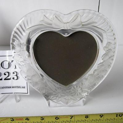 Pretty Contemporary Heart Shaped Glass Frame