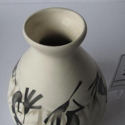 Artist Signed Navajo Vase, Looks Like Ronda Anito, Nice Figural Pattern
