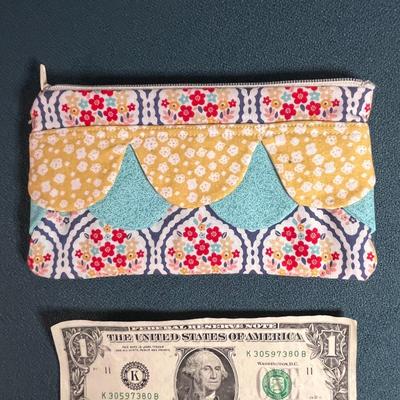 CUTE LAYERED SCALLOPED CLOTH LADIES WALLET