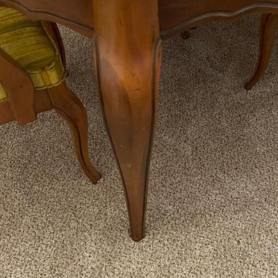 Vintage Bassett Dining Table with 8 Chairs and Custom Cover