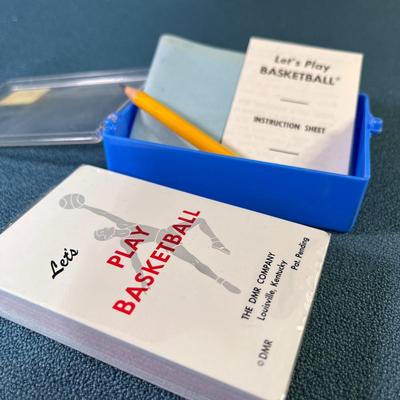VINTAGE BASKETBALL CARD GAME 