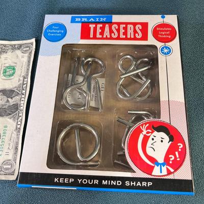 BRAIN TEASERS METAL INTERLOCK PUZZLES