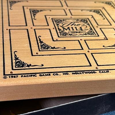 VINTAGE 1967 WOODEN BOARD GAME â€œMILLâ€