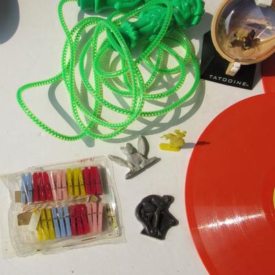 Lot 347: Toy Lot, Little Bean Sprout Jump Rope, Disney Records, Cracker Jack Toys, Tatooine Toy