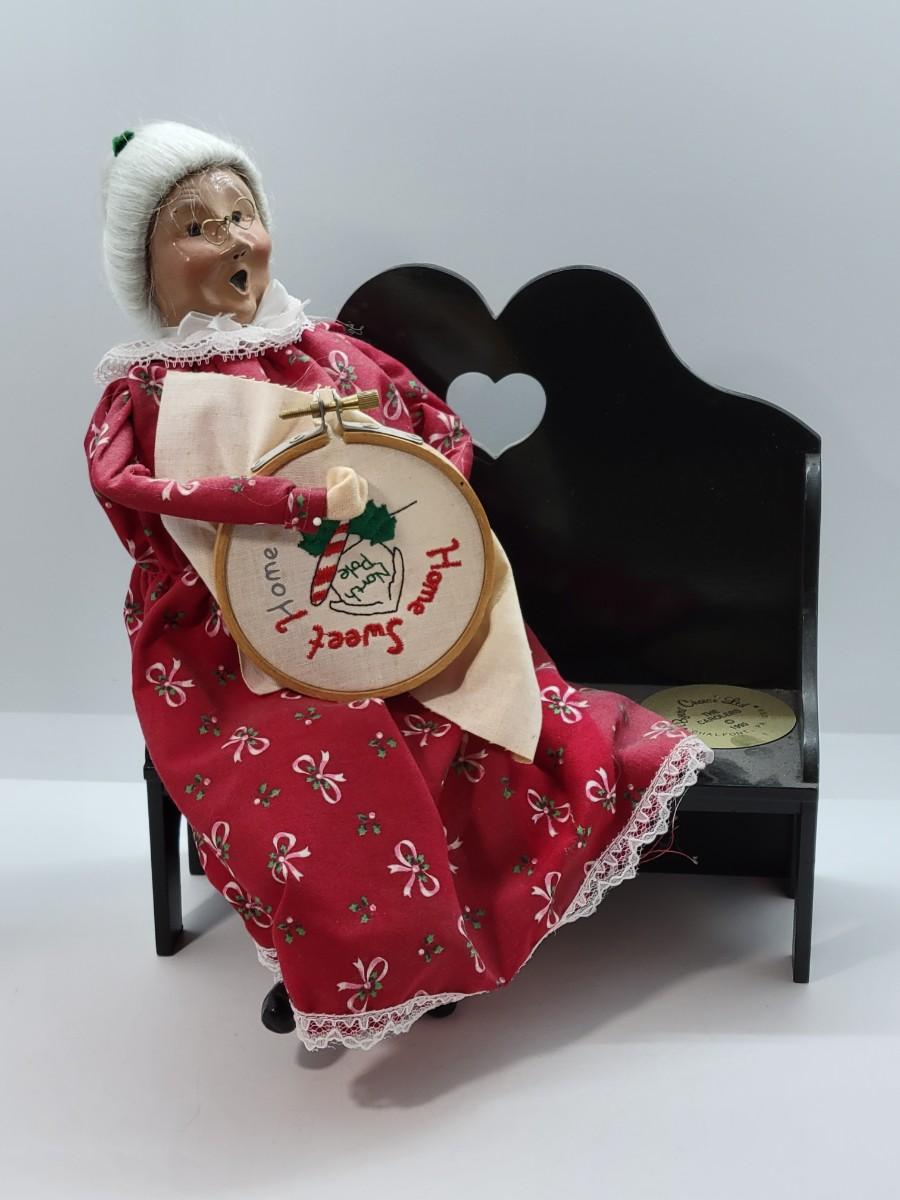 LOT 3: Vintage Byers Choice Mrs. Claus with Needlework on Bench 1995 ...