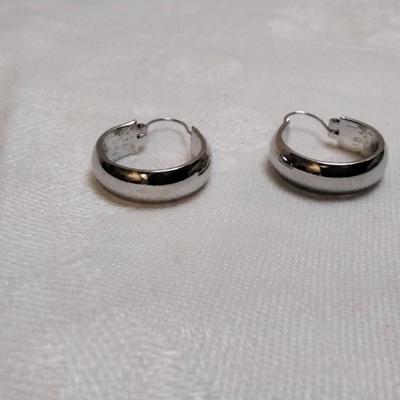 Wells Jewelry 925 Earrings