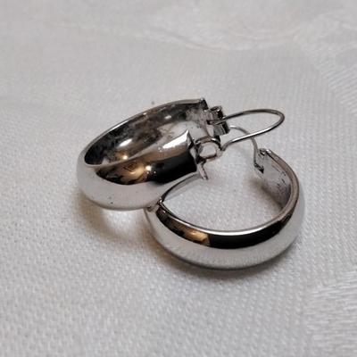 Wells Jewelry 925 Earrings