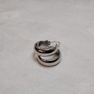 Wells Jewelry 925 Earrings