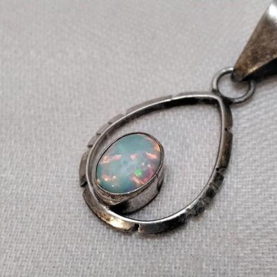 Vintage Zuni Opal Signed SE (Sensa Eustace)  27" 925 Necklace